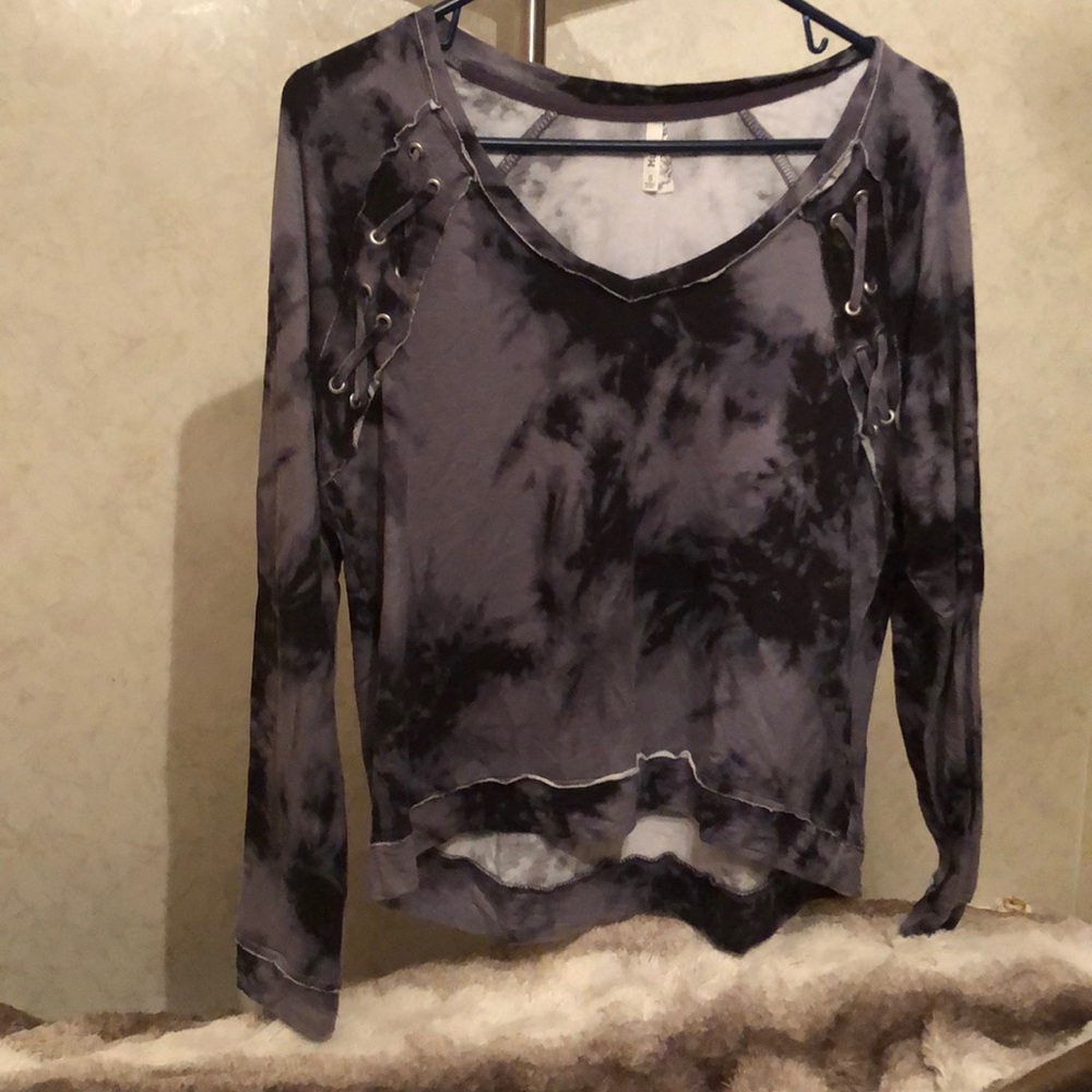 Long sleeve black and gray tie dye